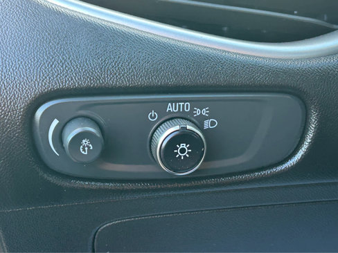 Used 2023 Chevrolet Malibu LT image 16