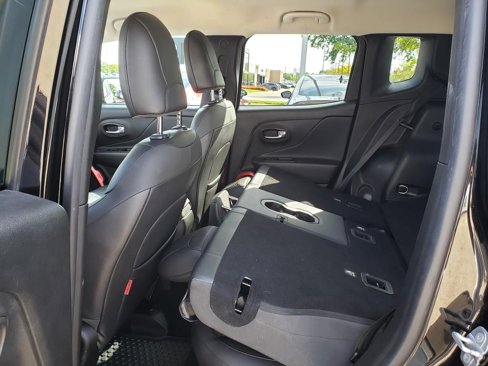 Used 2017 Jeep Renegade Trailhawk w/ Premium Trailhawk Package image 19