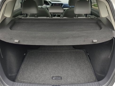 Used 2024 Volkswagen Taos SE w/ Panoramic Sunroof Package image 13