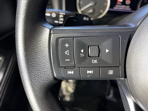 Used 2024 Nissan Rogue SV image 24