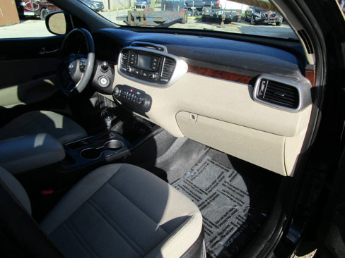 Used 2017 Kia Sorento AWD image 20