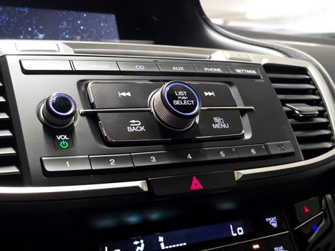Certified 2017 Honda Accord Hybrid Sedan image 32