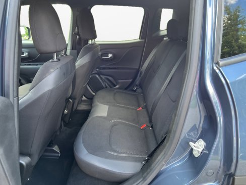 Used 2022 Jeep Renegade Altitude image 15