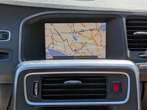 Used 2017 Volvo S60 T5 Inscription image 16
