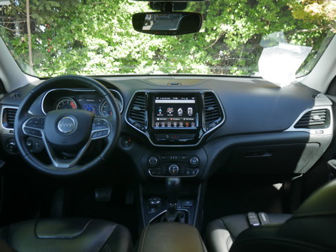 Used 2019 Jeep Cherokee Limited w/ Luxury Group image 10