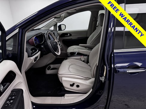 Used 2018 Chrysler Pacifica Limited image 10