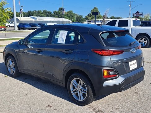 Used 2021 Hyundai Kona SE image 7