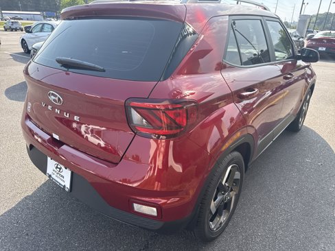 New 2025 Hyundai Venue SEL image 4