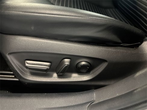Used 2021 Toyota Camry SE image 18