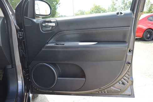 Used 2017 Jeep Compass Latitude image 29