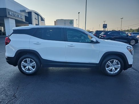 Certified 2024 GMC Terrain SLE image 2