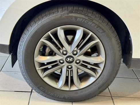 Used 2015 Hyundai Tucson SE image 14