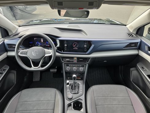 Used 2022 Volkswagen Taos SE image 5