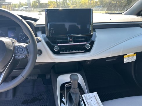 New 2025 Toyota Corolla SE image 17