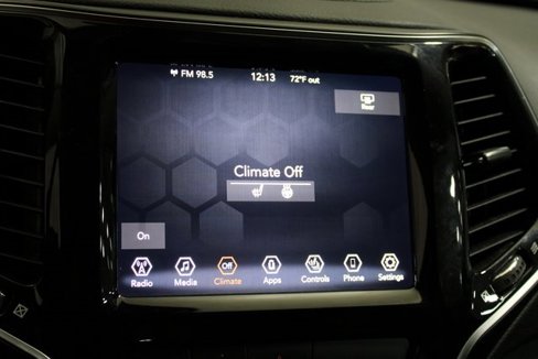 Used 2019 Jeep Cherokee Limited image 14