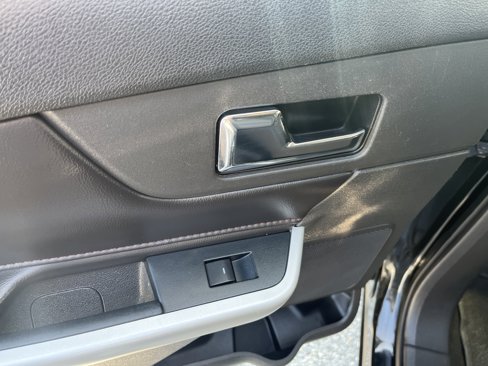 Used 2013 Ford Edge SEL image 12