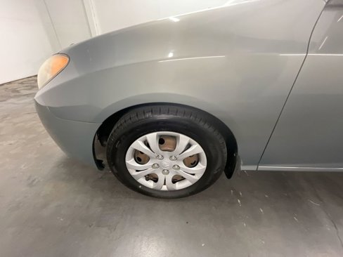 Used 2010 Hyundai Elantra GLS image 28