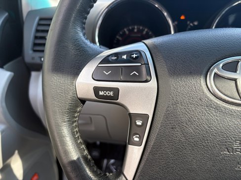Used 2013 Toyota Highlander Limited image 9