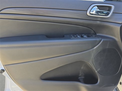 Used 2021 Jeep Grand Cherokee Laredo image 29