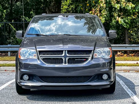 Used 2019 Dodge Grand Caravan SXT image 6