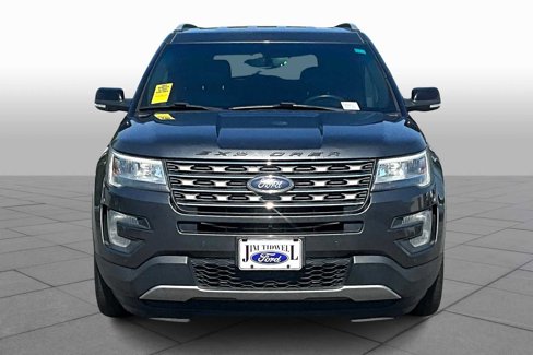 Used 2017 Ford Explorer XLT w/ Equipment Group 202A image 3
