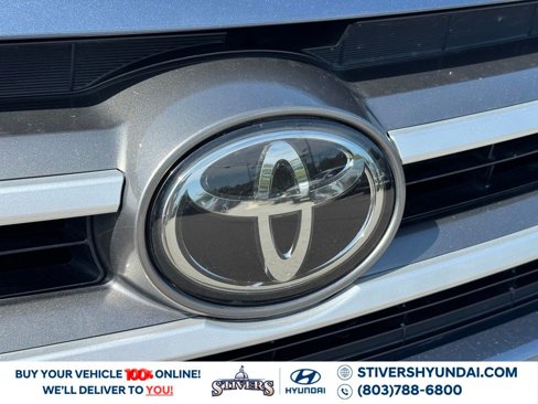 Used 2017 Toyota Highlander LE image 7