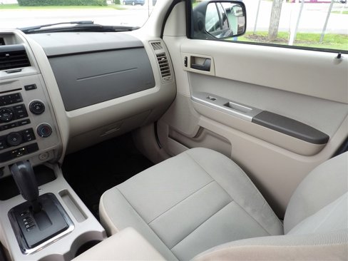 Used 2012 Ford Escape XLT image 17