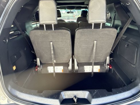 Used 2016 Ford Explorer XLT w/ Equipment Group 202A image 21