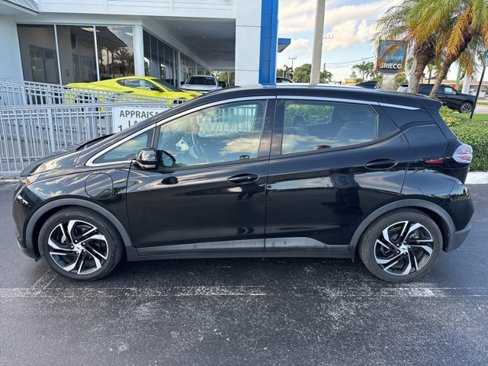 Used 2022 Chevrolet Bolt LT w/ Infotainment Package image 5
