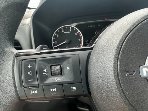 Used 2023 Nissan Rogue SV image 33