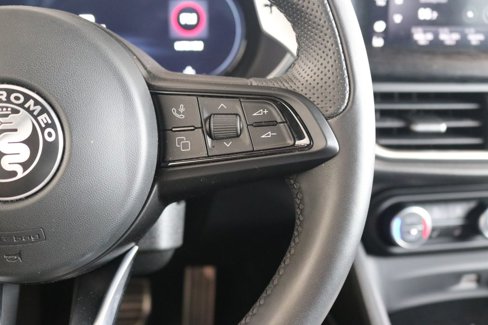 Used 2024 Alfa Romeo Stelvio Sprint image 28