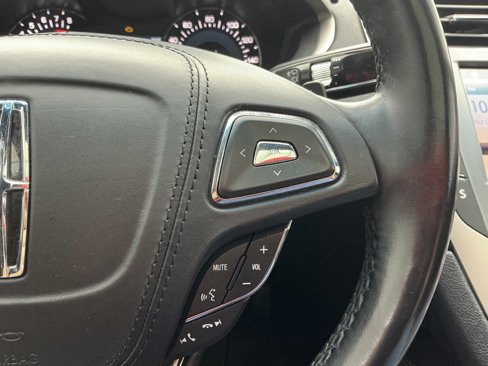 Used 2017 Lincoln MKZ Reserve w/ Technology Package image 10
