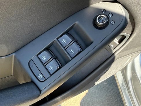 Used 2011 Audi A4 2.0T Premium Plus image 14