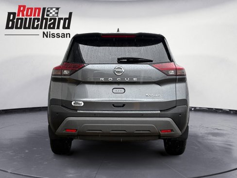 Used 2021 Nissan Rogue SV image 3