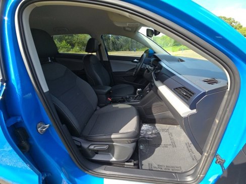 Used 2022 Volkswagen Taos SE image 32