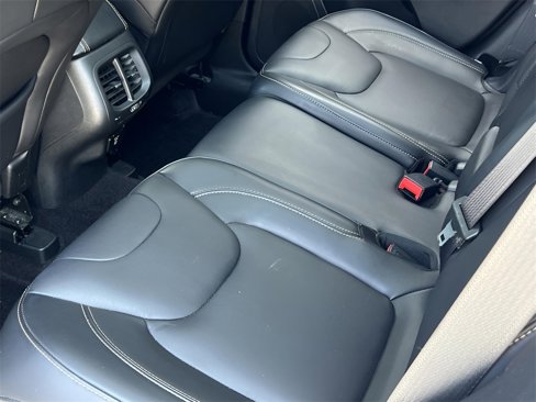 Used 2018 Jeep Cherokee Limited image 19