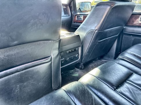 Used 2015 Lincoln Navigator L 4WD image 22