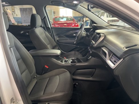 Used 2022 GMC Terrain SLE image 23