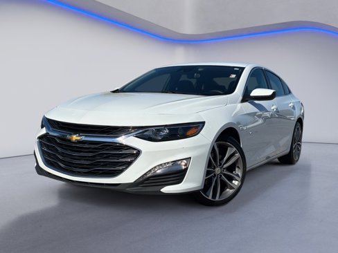 Used 2023 Chevrolet Malibu LT image 2