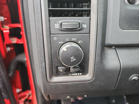 Used 2013 RAM 1500 Express image 19
