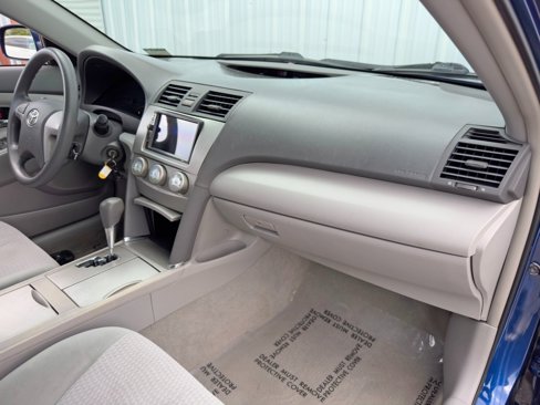 Used 2010 Toyota Camry image 12