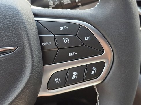New 2026 Chrysler Pacifica Select image 14
