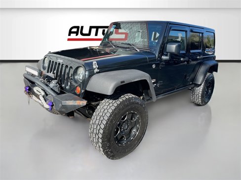 Used 2013 Jeep Wrangler Unlimited Sahara w/ Connectivity Group image 3