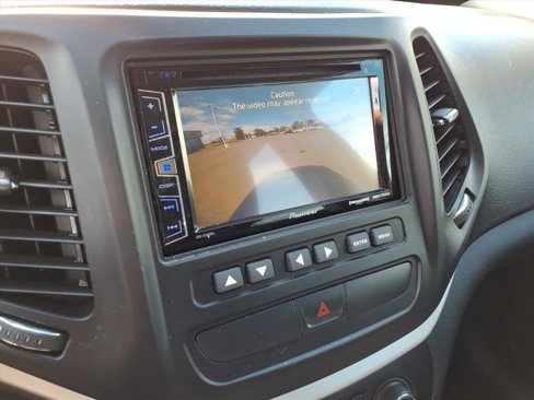 Used 2015 Jeep Cherokee Latitude image 13