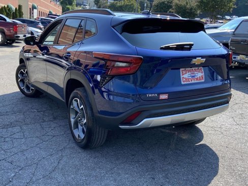 Certified 2024 Chevrolet Trax LT w/ Driver Confidence Package image 24