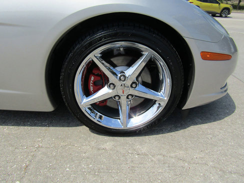 Used 2005 Chevrolet Corvette Coupe w/ Preferred Equipment Group image 25