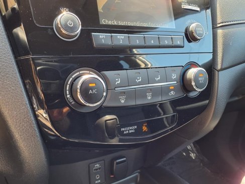Used 2017 Nissan Rogue S w/ S Appearance Package image 35