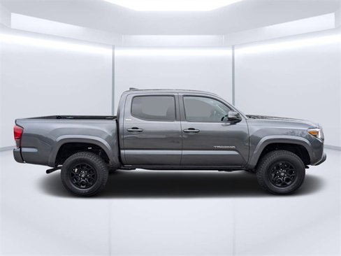 Used 2022 Toyota Tacoma SR5 image 2