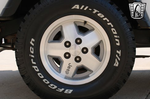 Used 1990 Jeep Wrangler S image 11
