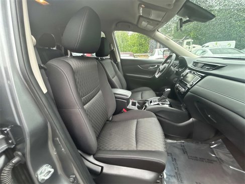 Used 2020 Nissan Rogue SV image 19